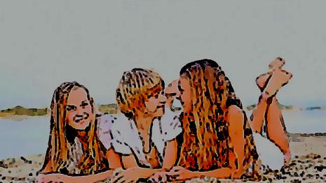 Rencontre fille - garçon - mer - sable - yeux Tu vas à la plage dans l'intention de faire des rencontres intéressantes...