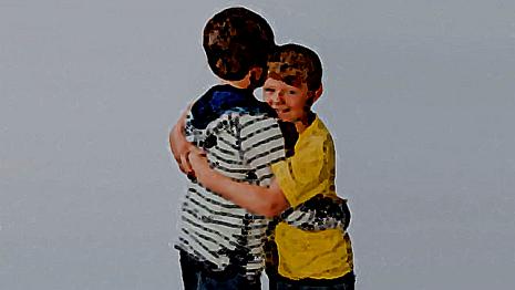 Un petit câlin câlin - aimes - copain - monde - bien Ton copain te fait un super cadeau et tu le remercies pour tout le mal qu'il s'est donné pour te faire plaisir...