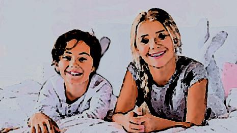 La grande soeur soeur - grande - copain - chambre - parle La soeur de ton copain ne te considère pas comme un mioche et aime parler avec toi...