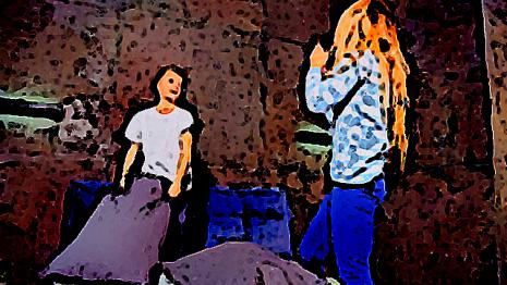 Bataille de polochons lit - chambre - matin - rêve - journée Tu te réveilles et tu vois que tu n'es pas seul dans la chambre...